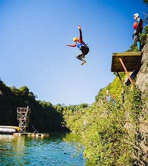 coasteering cornwall